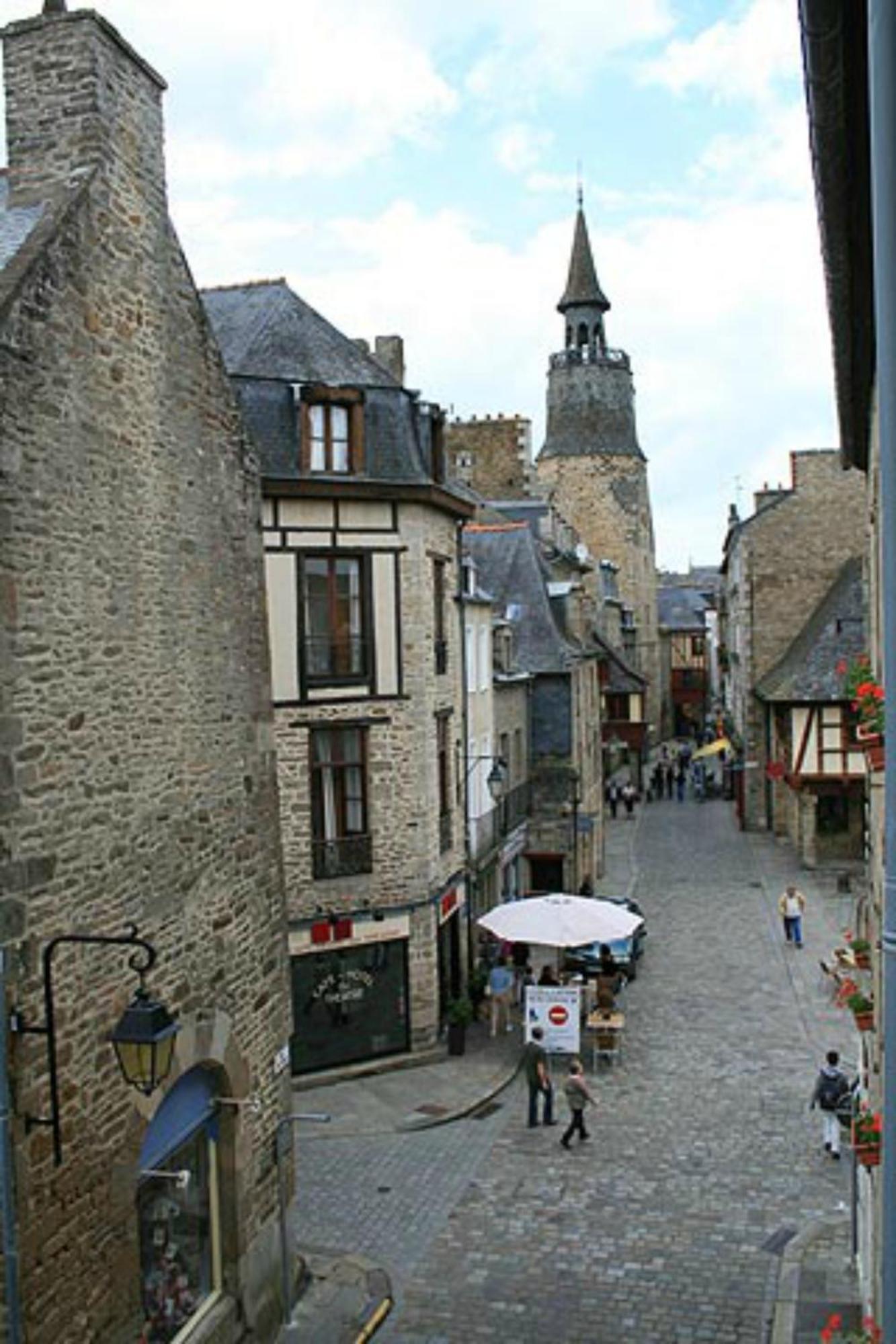 Le Studio De St-Sauveur Dinan Bagian luar foto